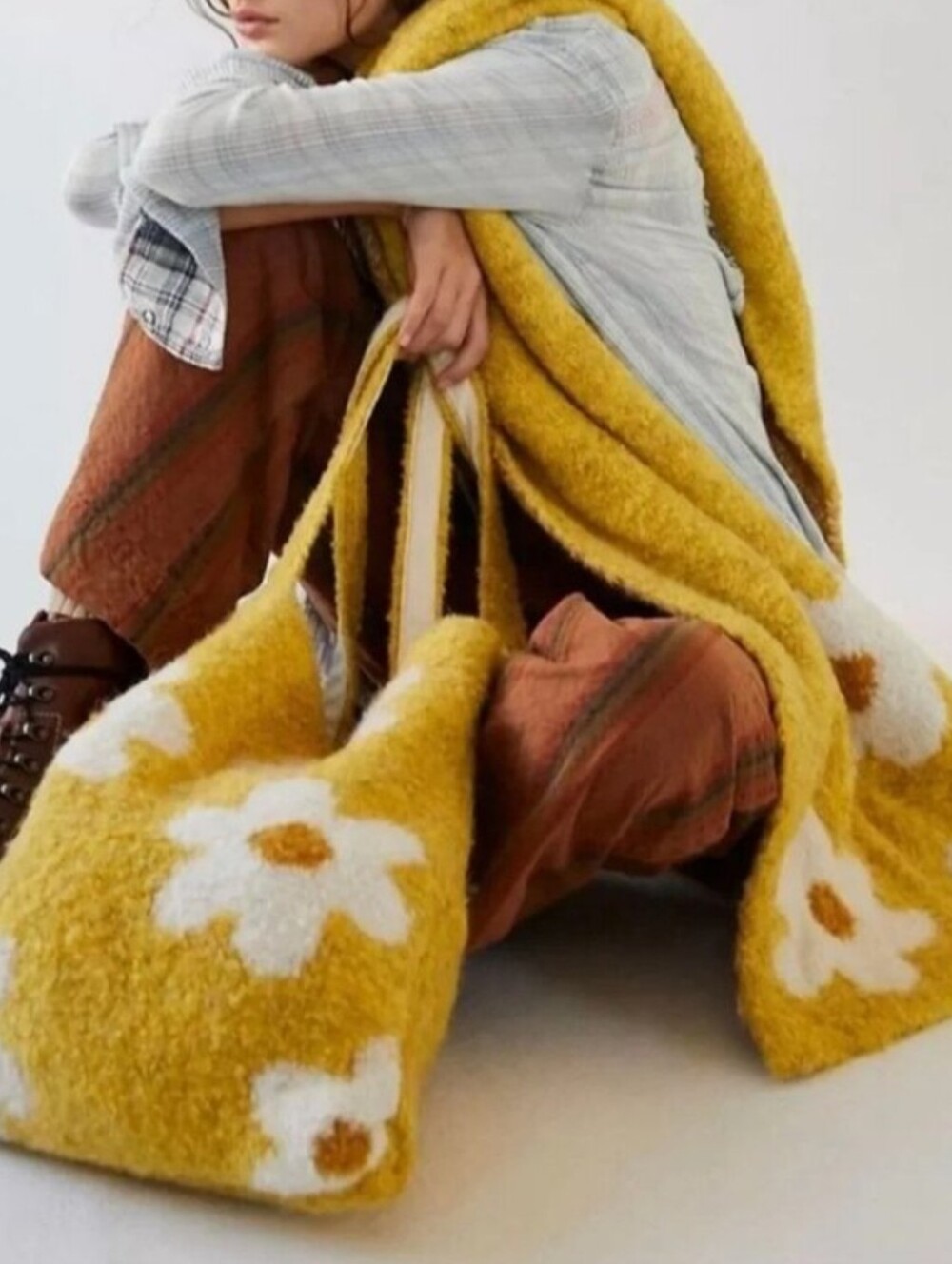 NWT Free People Flower Power Yellow & White Fuzzy Knit Carry On Scarf/Bag Set